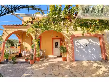 maison 5 pièces sur terrain de 275m2 - saint gilles