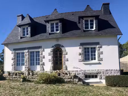 néo-bretonne entièrement rénovée avec hangar et dépendance - près de 2 hectares