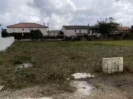 vente terrain à celles-sur-belle (79370) : à vendre / celles-sur-belle