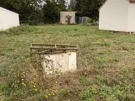 vente terrain à celles-sur-belle (79370) : à vendre / celles-sur-belle