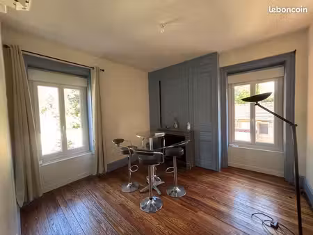 bureau dans colocation 600 ht