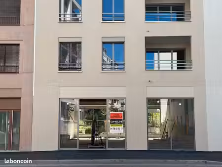 local commercial 136 m²