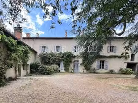 vente maison à angoulême (16000) : à vendre / 350m² angoulême