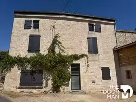 vente maison à françois (79260) : à vendre / 130m² françois