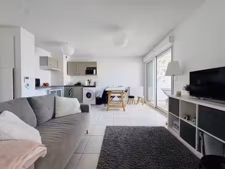 lormont proche bordeaux superbe appartement récent  39 m² normes pmr
