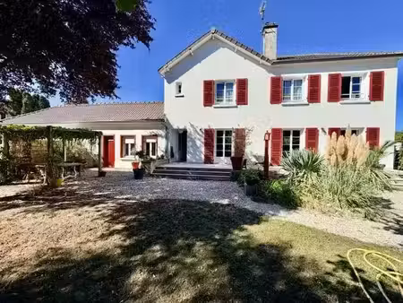 vente maison 8 pièces 213 m² saint-julien-les-villas (10800)