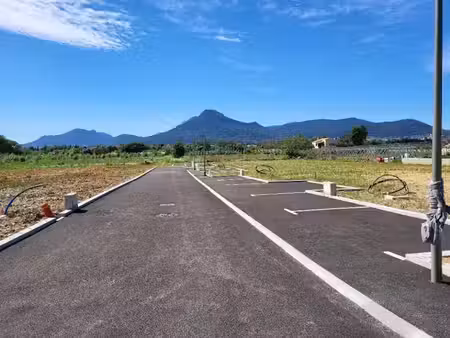 vente terrain 640 m² à la crau (83260)  270 000 €