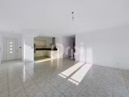 location appartement 3 pièces 78.86 m² à breuil-le-vert (60600)  900 €