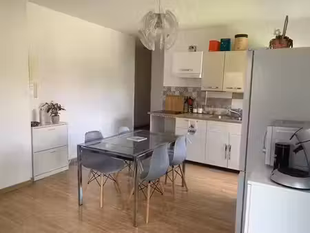 location meublée appartement 2 pièces 50 m² à bourgoin-jallieu (38300)  770 €