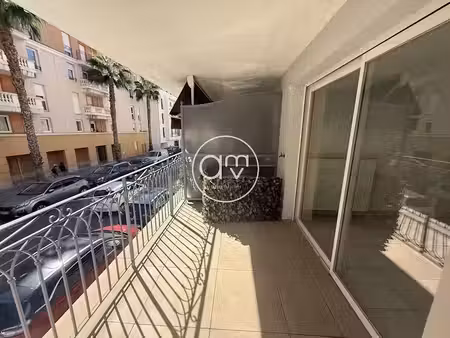 location appartement 2 pièces 43.7 m² à hyeres (83400)  770 €