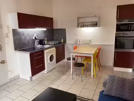 location meublée appartement 3 pièces 45 m² à avignon (84000)  750 €