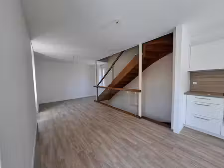 a louer- agence giboire- appartement t3 duplex à pipriac