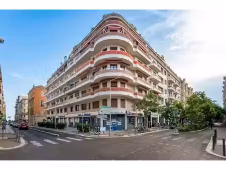 bel appartement 2 pièces meublé avec terrasse à nice