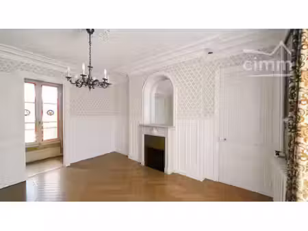 rare : paris 10ème - plateau entier haussmannien de 100 m² traversant à rénover