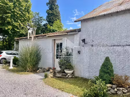 lestelle-bétharram : maison plain-pied de 80 m² avec jardin et garage