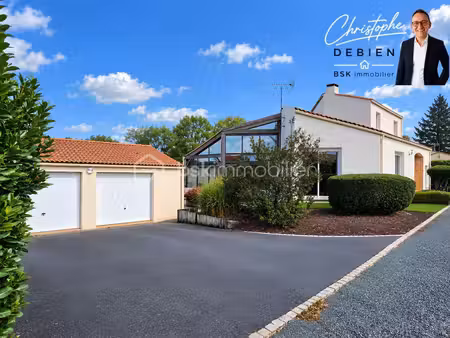 maison d’architecte 174 m² – 3 chambres + bureau – véranda 33 m² – double garage – terrain