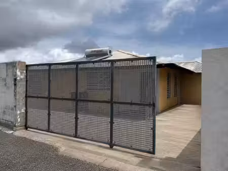 maison t5 de plain-pied.