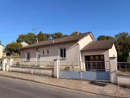 maison saint pierre de maille 5 pièce(s) 77.75 m2