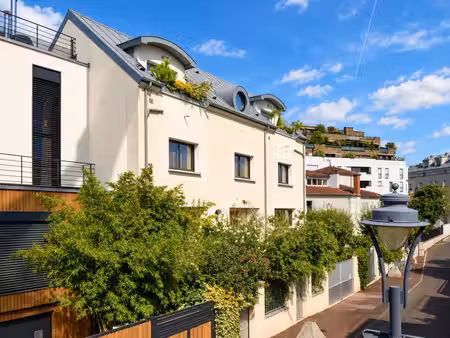 exclusivité — villa familiale aux volumes exceptionnels  jardins et studio indépendant — i