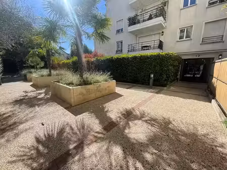 location appartement 1 pièce 25.15 m² à saint-cloud (92210)  920 €