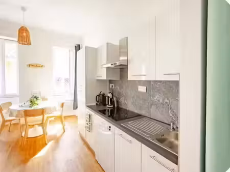 location appartement 1 pièce 23 m² à la ciotat (13600)  1 000 €