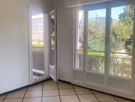location appartement 4 pièces 66.85 m² à marseille 9ème (13009)  980 €