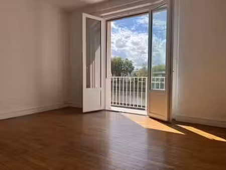 location appartement 2 pièces à laval (53000) : à louer 2 pièces / 50m² laval