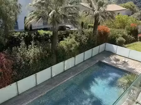 location meublée appartement 1 pièce 30 m² à antibes (06600)  1 190 €