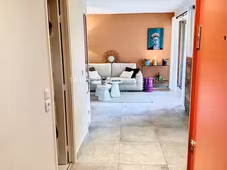 location meublée appartement 2 pièces 31.8 m² à cannes (06400)  1 250 €
