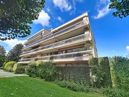 appartement 2chambres  terrasse  cave dans un super clos