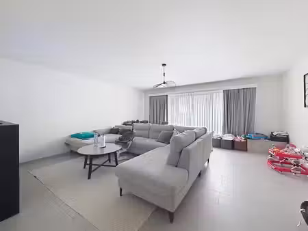 spacieux 2 chambres avec terrasse + possibilité garage