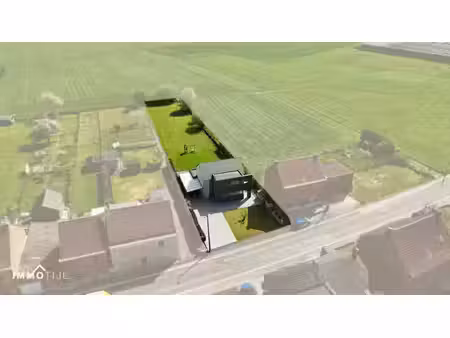 maison quatre façades avec bureau  carport et grand jardin!
