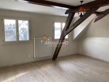 location appartement 2 pièces à saint-calais (72120) : à louer 2 pièces / 41m² saint-calai
