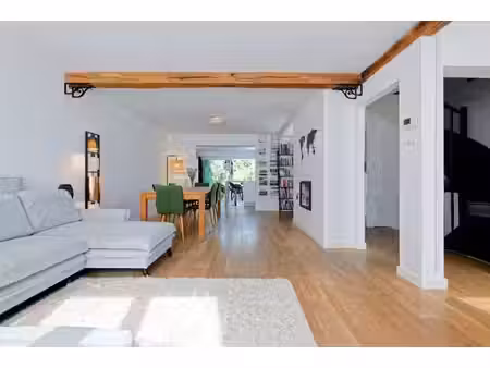 maison au charme discret  1ère occupation après rénovation