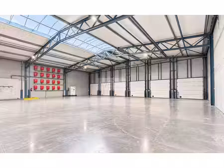 entrepôt avec bureaux à louer à vilvoorde