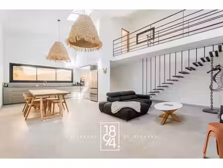 maison de luxe à vendre à ceyreste