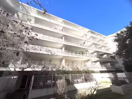 montpellier (34) studio 28 m2 avec terrasse de 10 m2