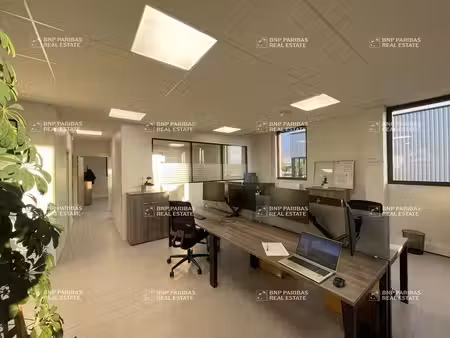 location bureaux 149m² à 463m²