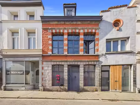 immeuble de rapport comprenant 3 unités locatives