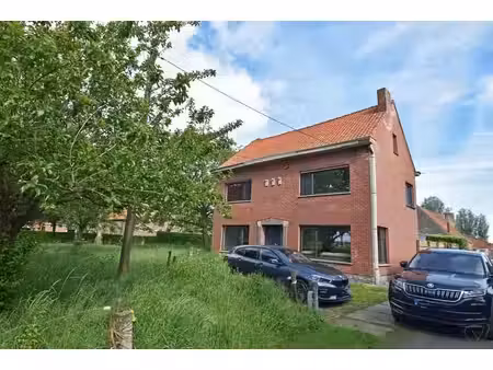 landelijk gelegen en verrassend ruime woning gelegen te e...
