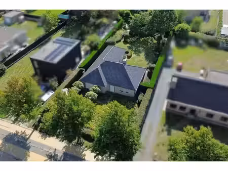 vrijstaande bungalow met tuin en garage