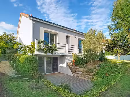 maison montbert 7 pièce(s) 174 m2