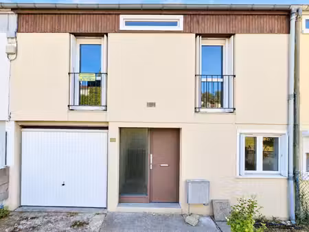 maison mitoyenne 85m2 sur 2 niveaux à rénover  5 pièces  3 chambres