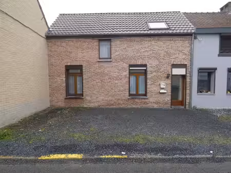 bonne maison d'habitation mitoyenne plain-pied avec jardin
