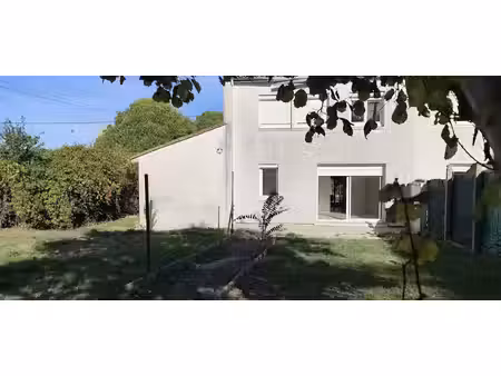 3 chambres  garage et beau jardin bien exposé
