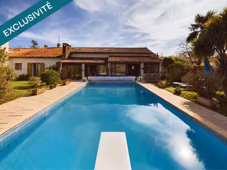 propriété charentaise / gîte  piscine / 4 233 m² de terrain