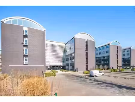 1.577 m² de bureaux prêts à l'emploi à proximité du r4