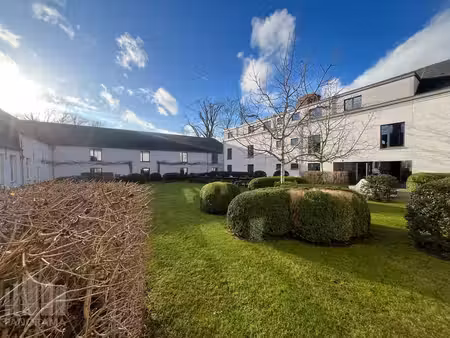 454 m² de bureaux prêts à l'emploi près de la r4