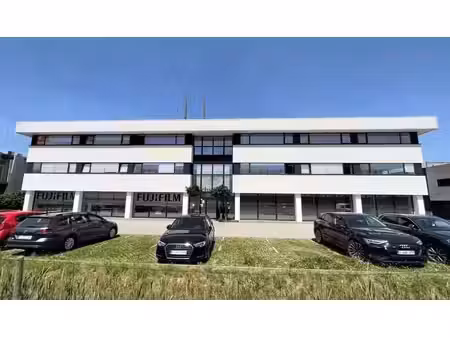 espace de bureau moderne et fini à louer à burcht