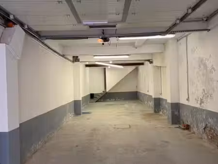 entrepôt +/- 150 m² à louer–bruxelles centre / tour & taxis